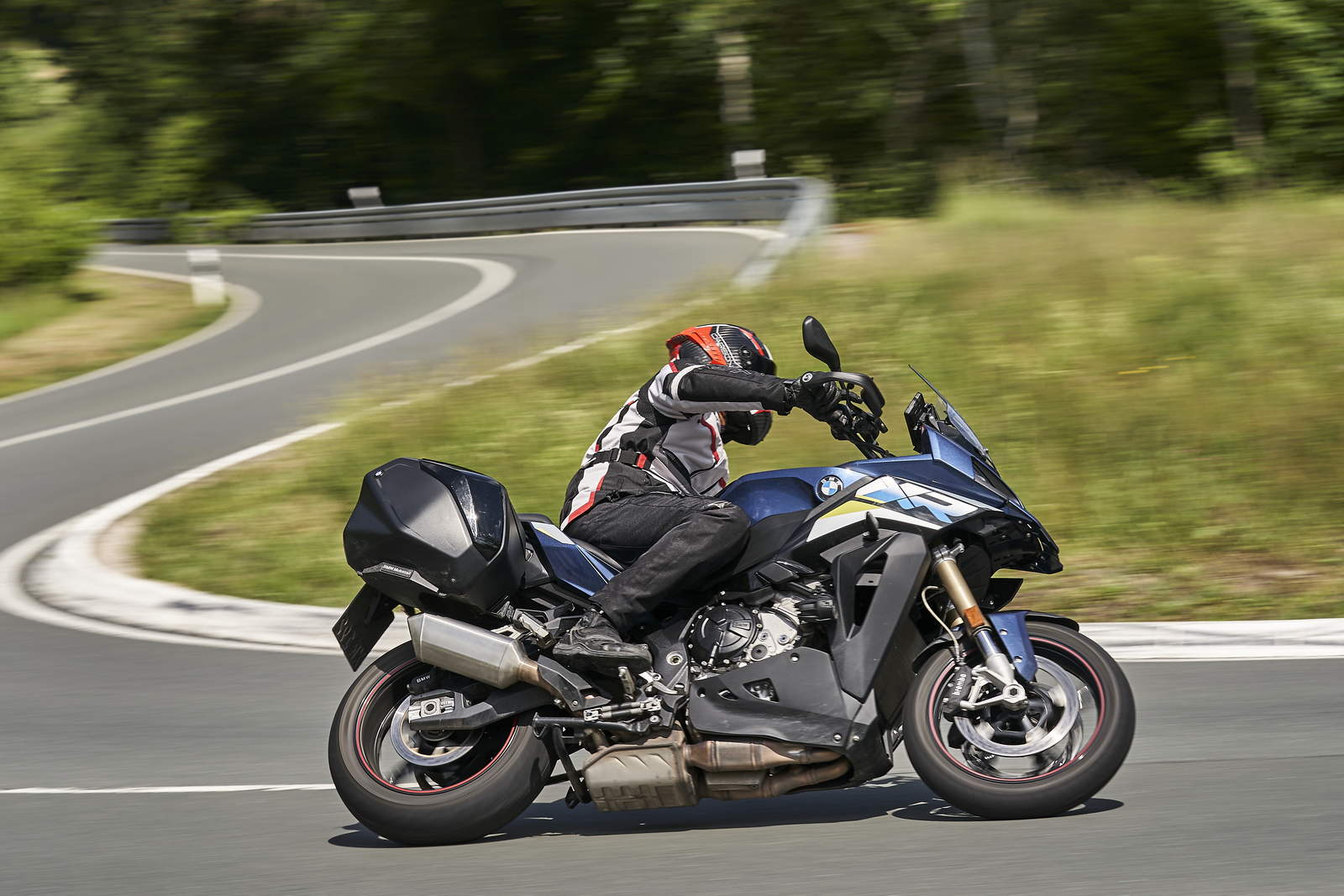 BMW S 1000 XR vs Suzuki GSX 1000 GX